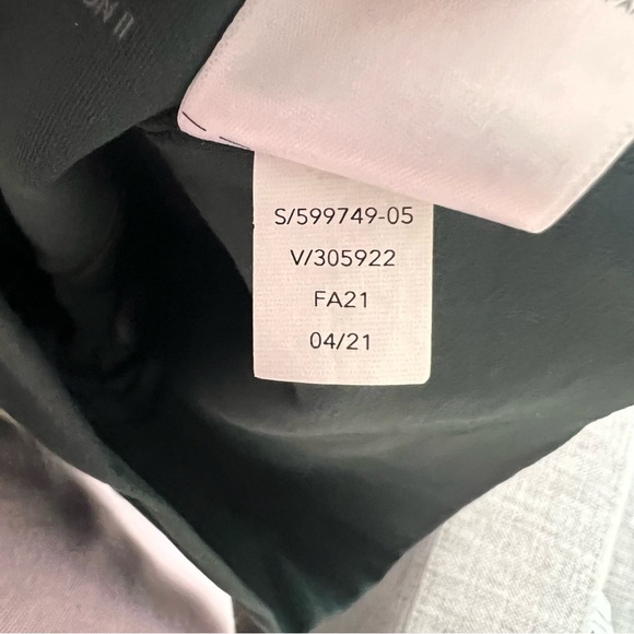Athleta Salutation Stash Pocket II Tight Legging dark green sz small - Picture 12 of 12